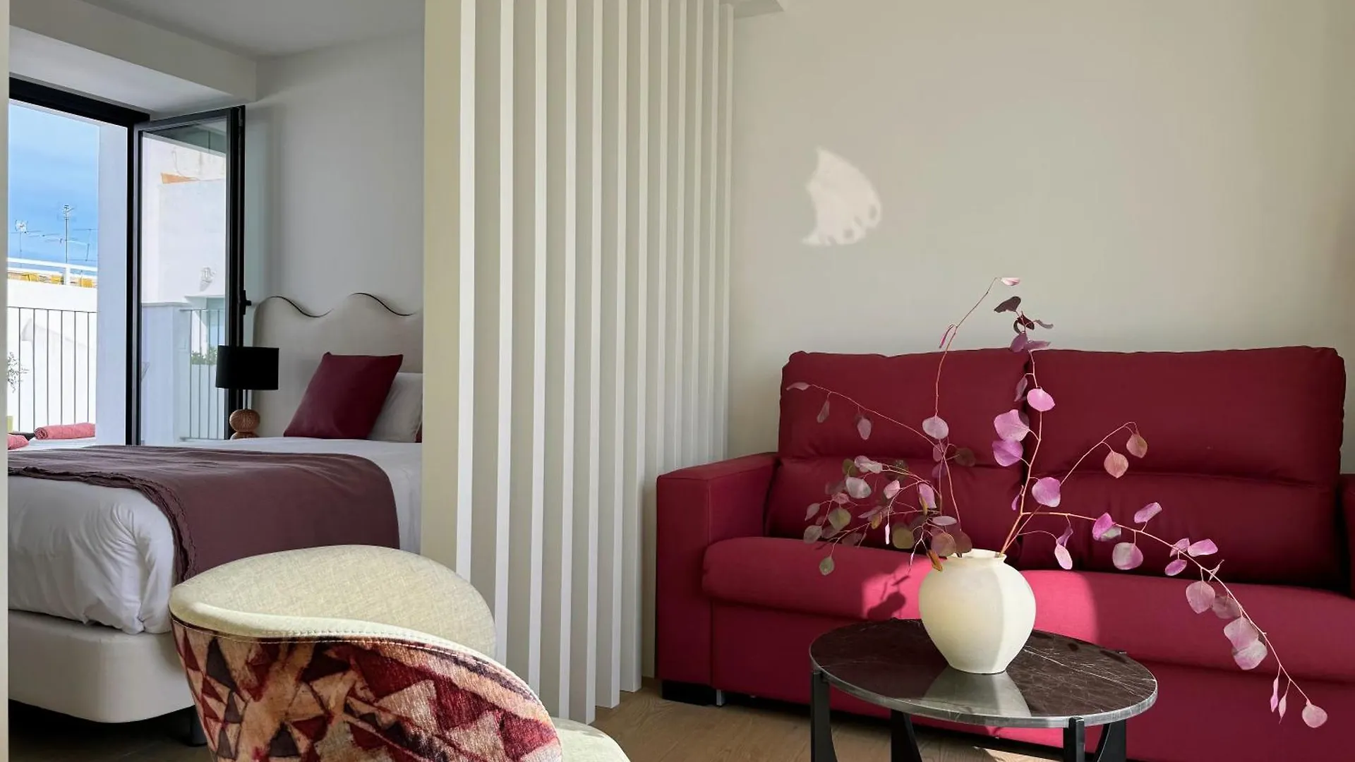 Redes Royale Apartments By Misterhost Sevilla