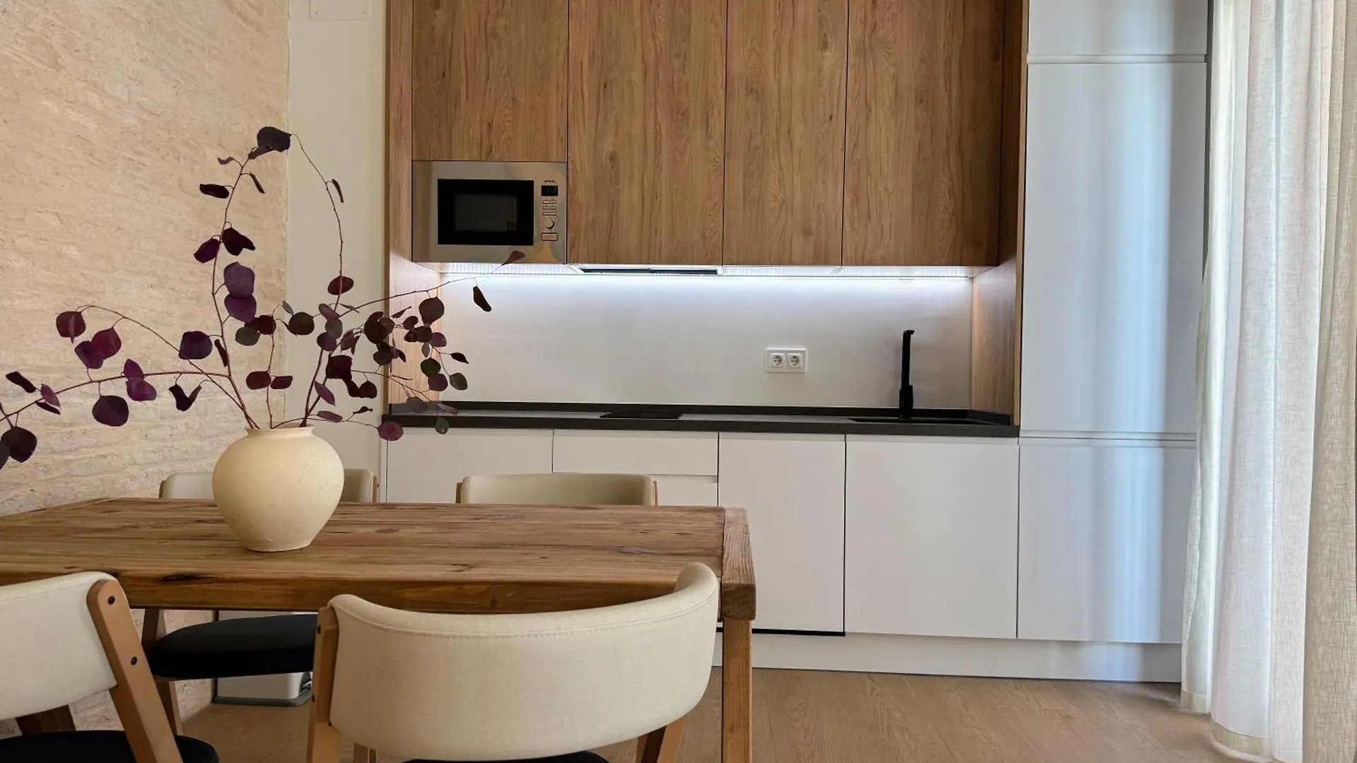 Redes Royale Apartments By Misterhost Sevilla 0*,