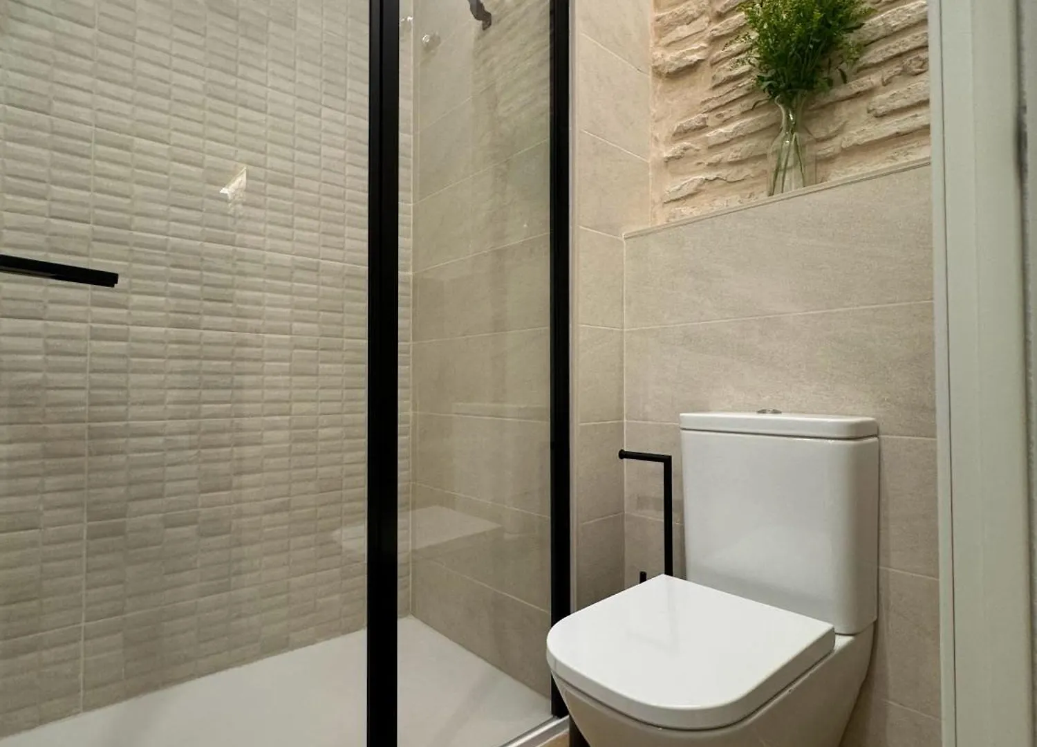 Redes Royale Apartments By Misterhost Sevilla
