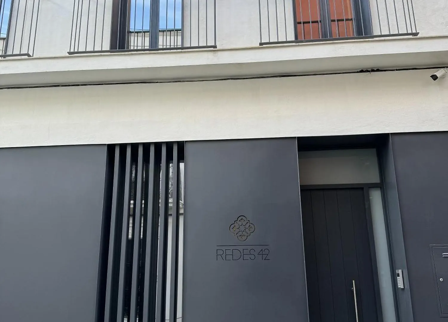 Redes Royale Apartments By Misterhost Séville