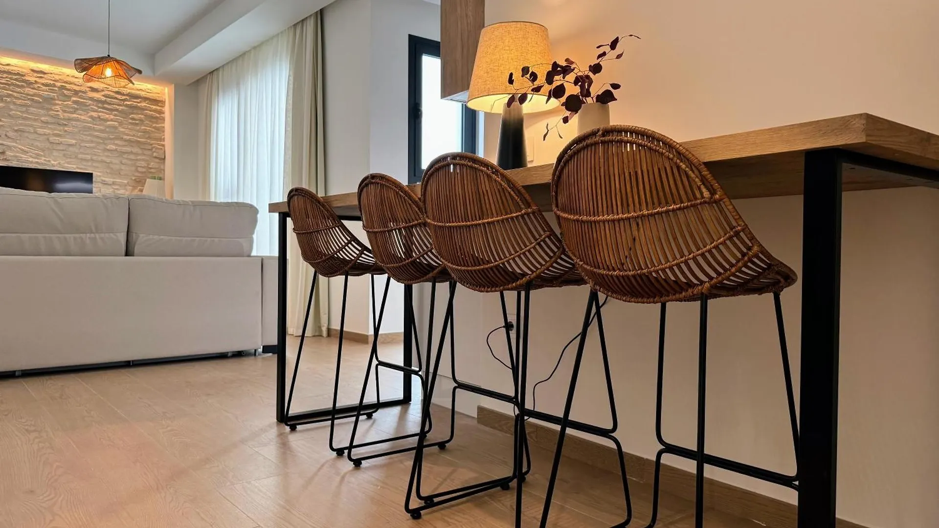Redes Royale Apartments By Misterhost Seville Spain
