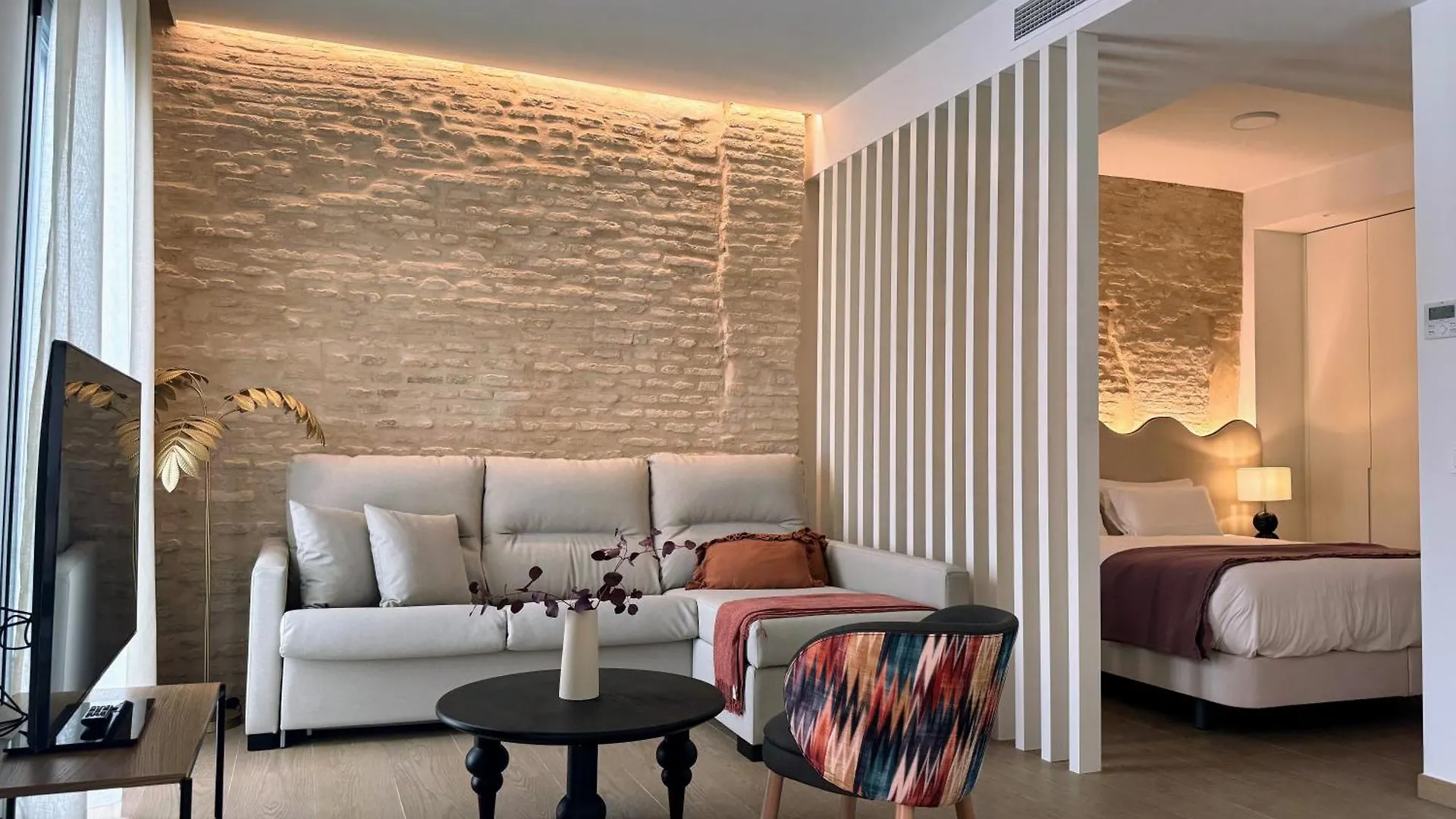 Redes Royale Apartments By Misterhost Séville