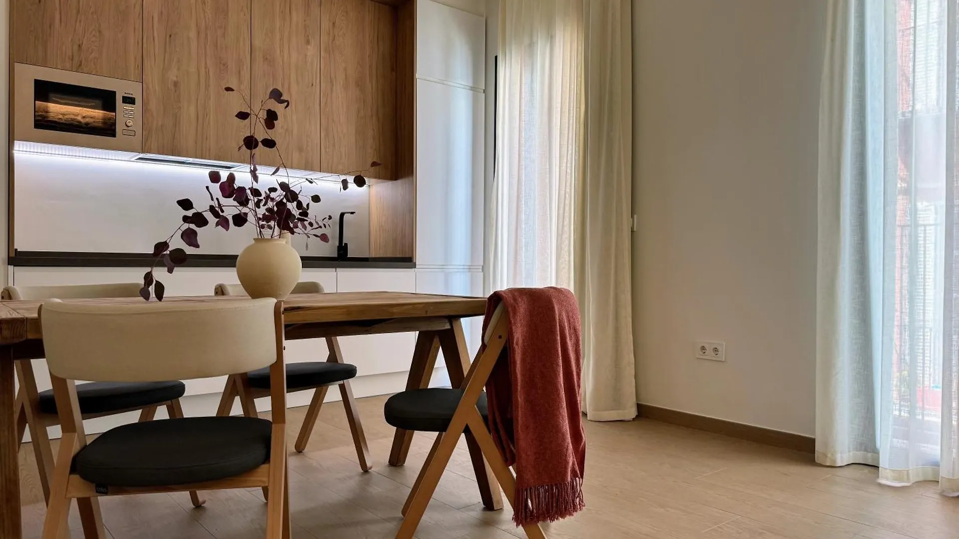 Redes Royale Apartments By Misterhost Séville 0*,